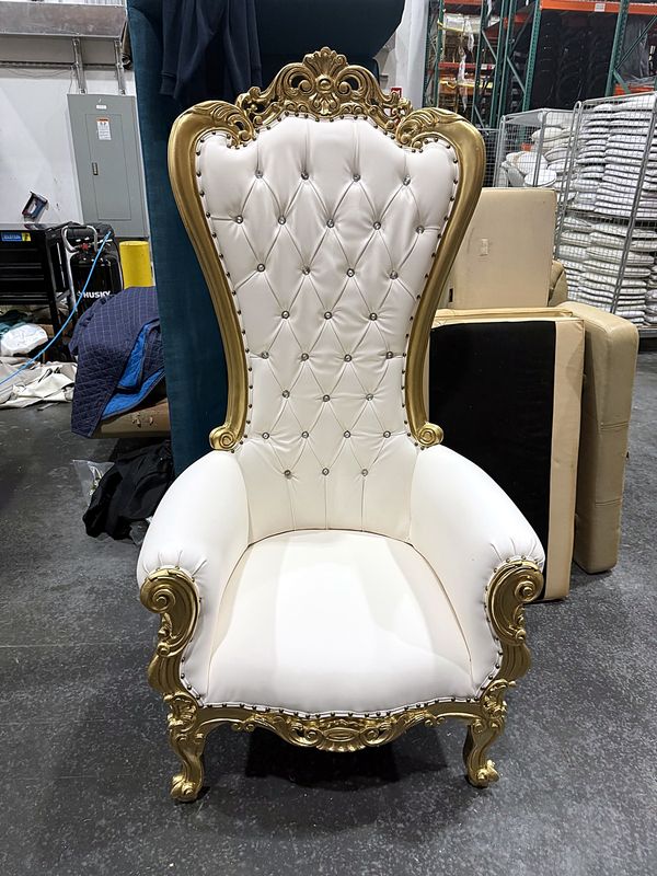 Event throne chair. Diamond tufting, crystal buttons, gold frame